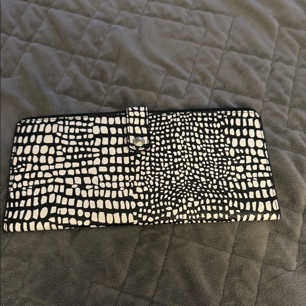 Vera Bradley Slim Travel Organizer black and white